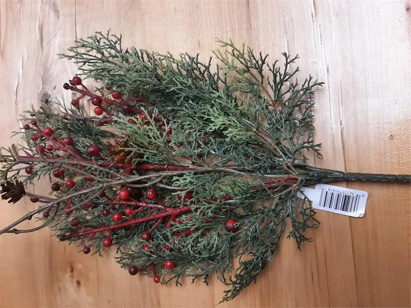 Mixed Spray W/Red Berries 19"